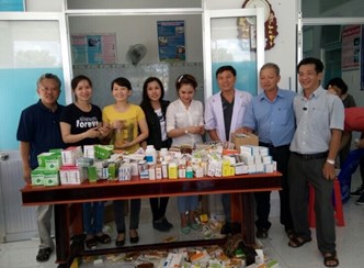Hoạt động Khám bệnh miễn phí, phát quà và 