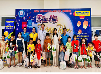 TỔ CHỨC THÀNH CÔNG TẾT TRUNG THU NĂM 2024 CHO CON EM  NHÂN VIÊN Y TẾ VÀ BỆNH NHI ĐANG ĐIỀU TRỊ TẠI BỆNH VIỆN
