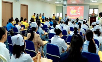 BVĐKKVHM THĂM HỎI, CHÚC TẾT, TẶNG QUÀ CHO NHÂN VIÊN Y TẾ VÀ NGƯỜI BỆNH ĐANG ĐIỀU TRỊ TẠI BỆNH VIỆN XUÂN ẤT TỴ 2025