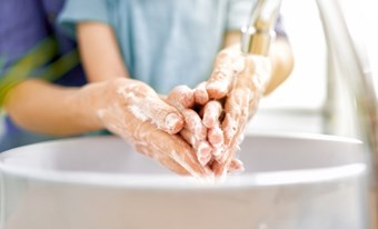 Ngày Thế giới vệ sinh tay 2025: “Có thể là găng tay nhưng quan trọng nhất vẫn luôn là vệ sinh tay”