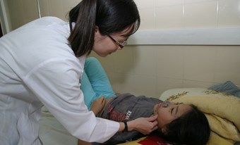 Làm gì khi trẻ bị thủy đậu?